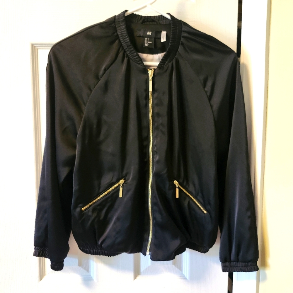🌺3/$50 H&M Black Satin Bomber